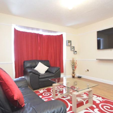 Four Bedroom Townhouse 12 Minutes Walk To Excel Exhibition Centre Londýn Exteriér fotografie