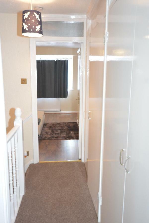 Four Bedroom Townhouse 12 Minutes Walk To Excel Exhibition Centre Londýn Exteriér fotografie